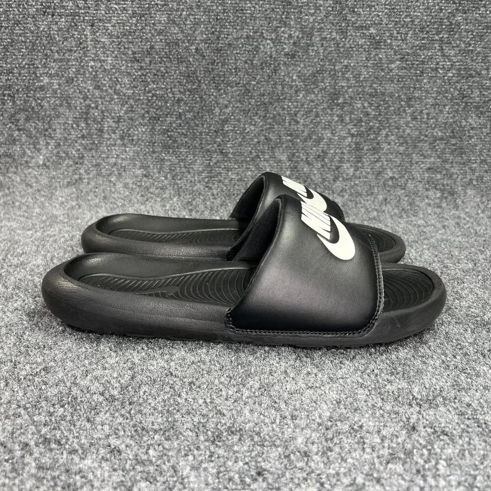 Nike Victori One Slides Men's 8 Black Athletic Recovery Beach Flip‎ Flop Sandals